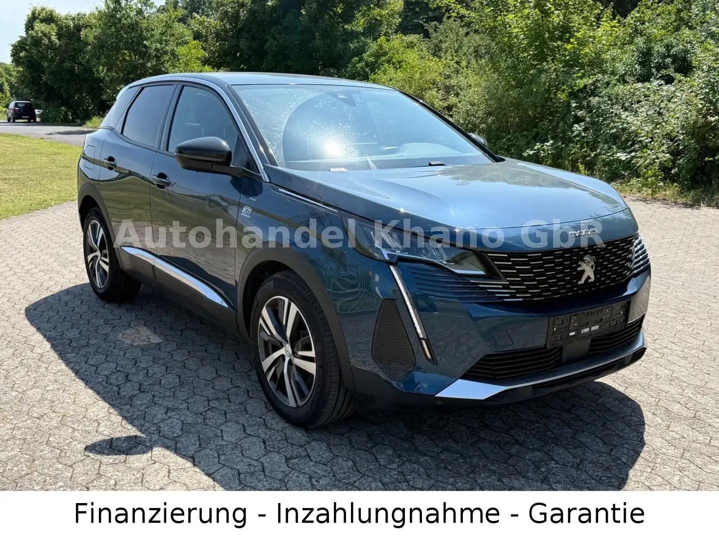 Peugeot 3008 Hybrid 225 Allure Blau - 1