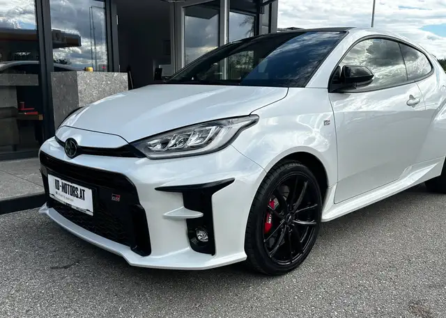 Toyota Yaris view 6