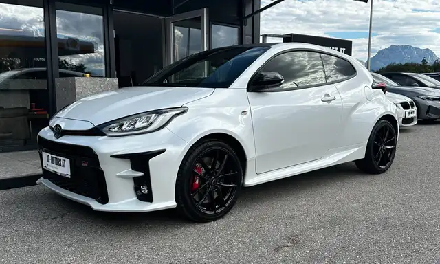 Toyota Yaris view 5