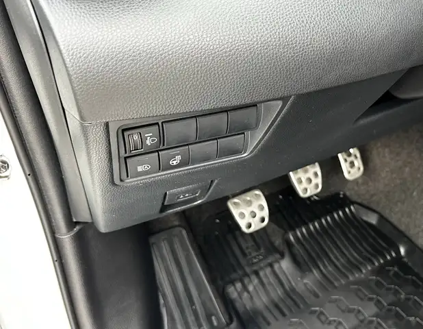 Toyota Yaris view 21