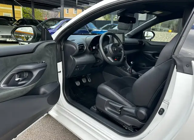 Toyota Yaris view 19