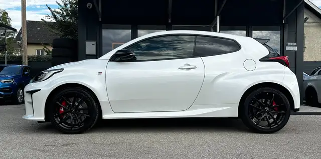Toyota Yaris view 7
