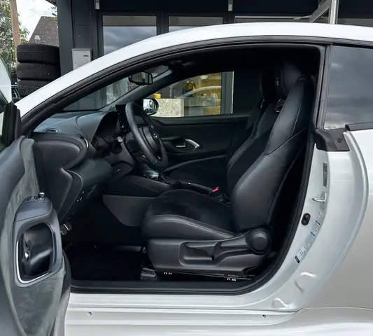 Toyota Yaris view 18