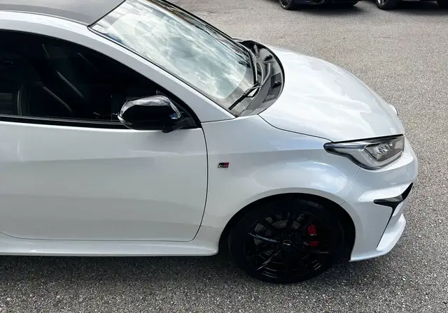 Toyota Yaris view 17