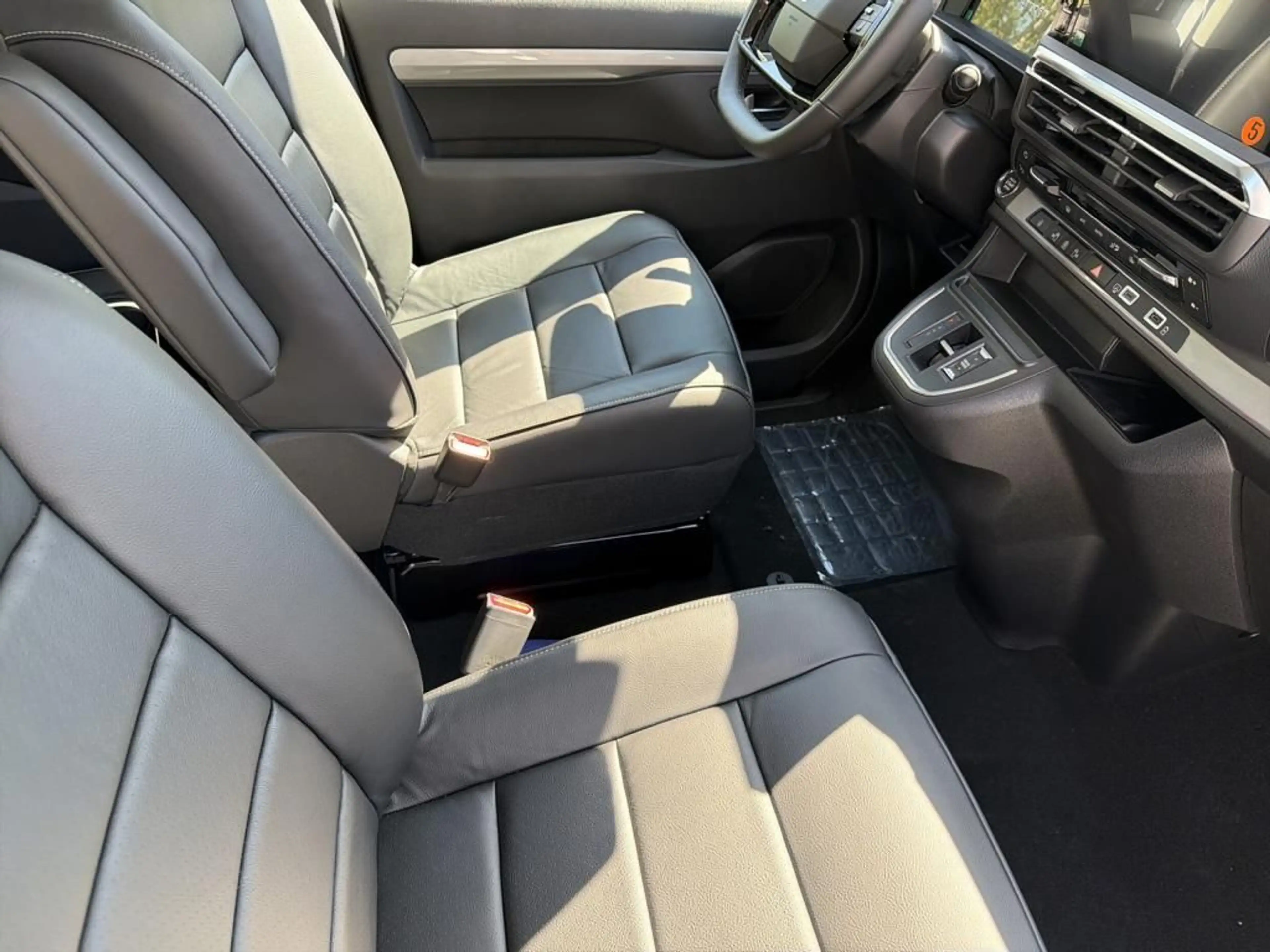 Citroen Spacetourer M 2.0 BlueHDi 180 EAT8 Max — photo 8