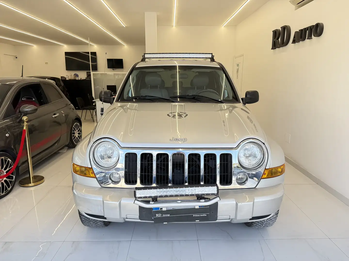Jeep Cherokee 2.8 crd Limited automatica - 2