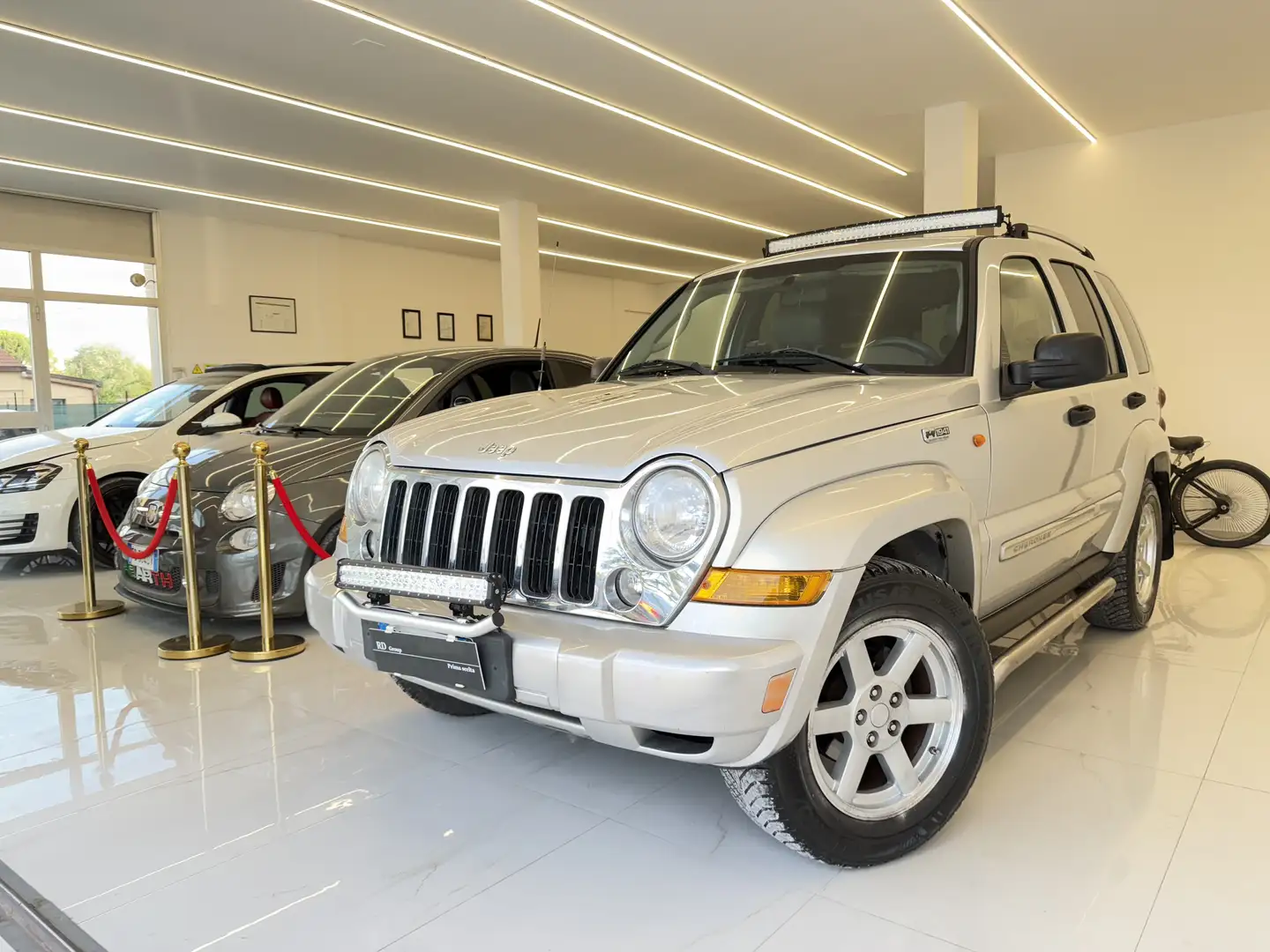 Jeep Cherokee 2.8 crd Limited automatica - 1