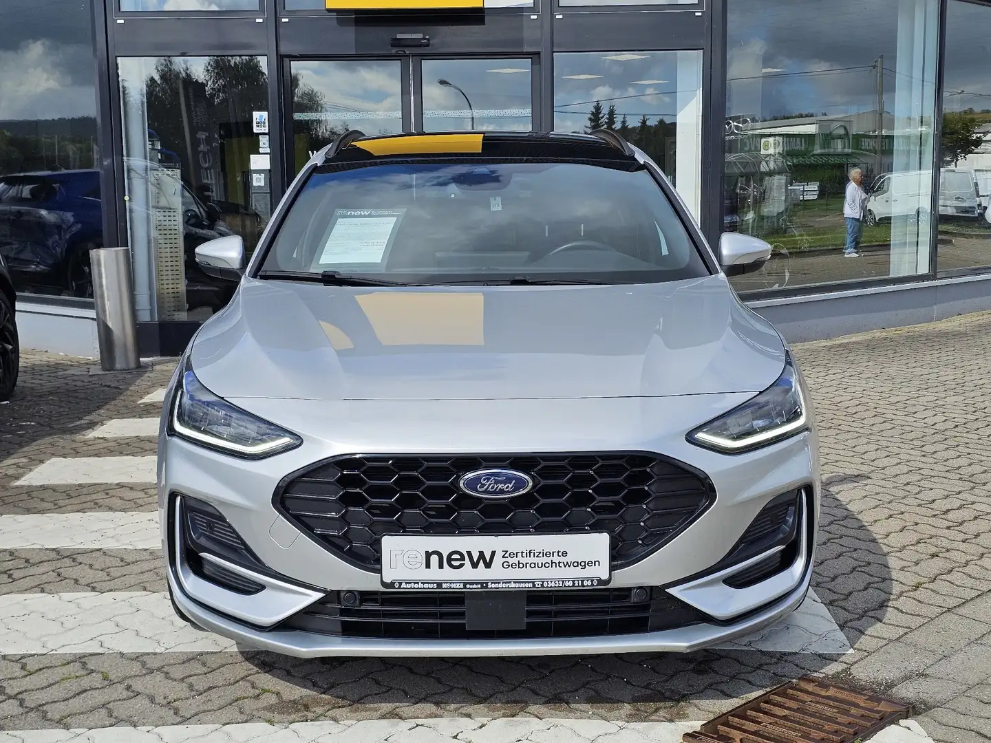 Ford Focus Turnier ST-Line *Winter-Paket/Pano* Plateado - 2