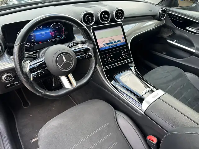 Mercedes-Benz 220 view 11