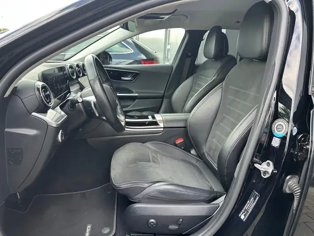 Mercedes-Benz 220 view 10