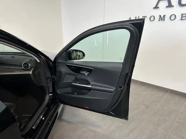 Mercedes-Benz 220 view 9