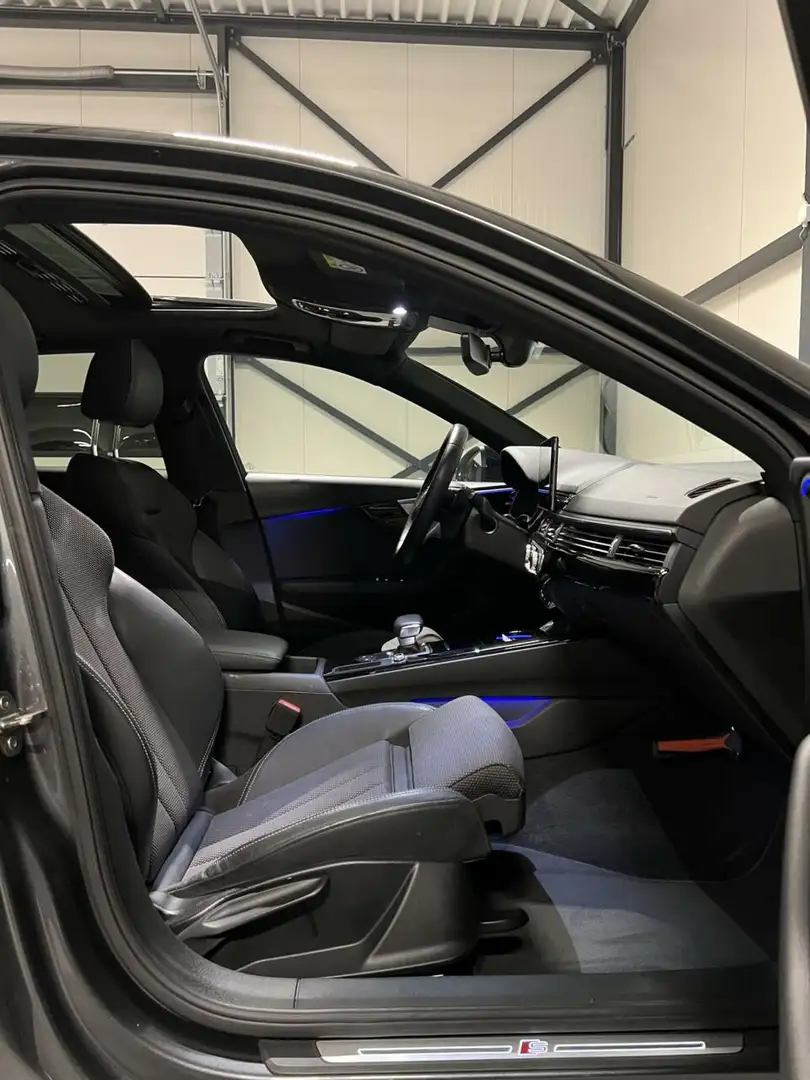 Audi A4 Limousine 35 TFSI S-line Competition Pano Sfeer NA Gris - 2