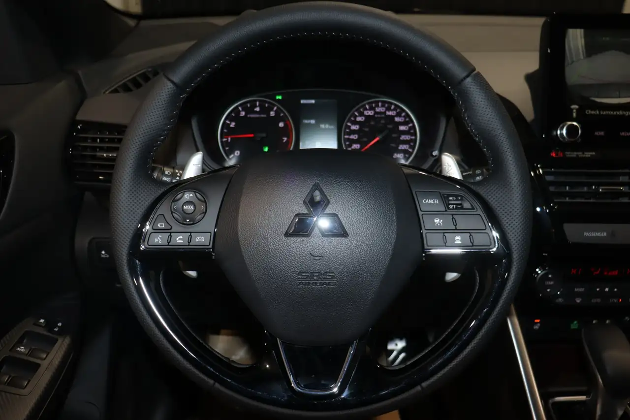 Mitsubishi Eclipse Cross снимка Mitsubishi Eclipse Cross