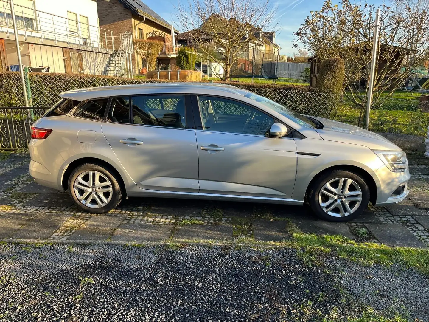 Renault Megane Grandtour ENERGY TCe 100 LIFE - 2