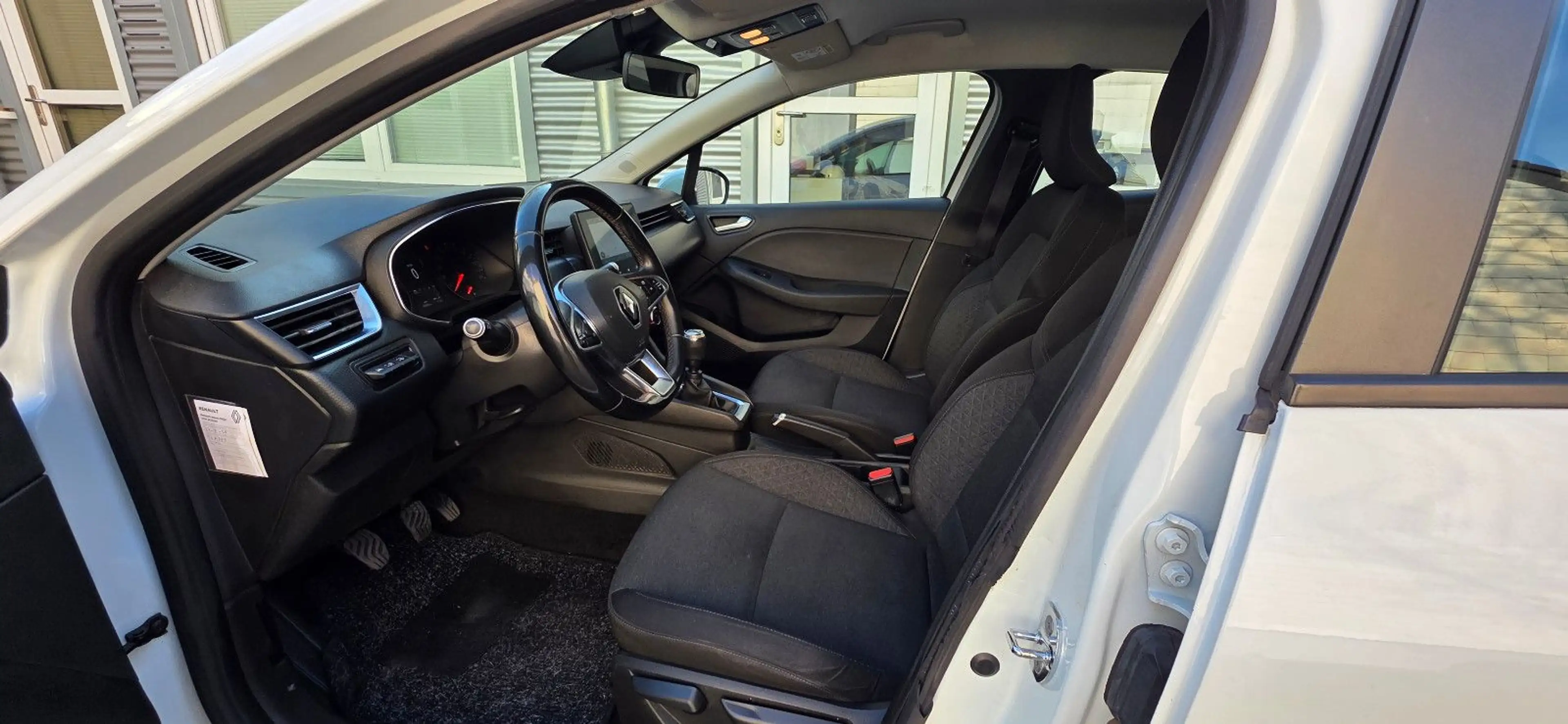 Renault Clio 1.5 dCi ,Navi, 5 Sitze ,LED,AHK,CarPlay — photo 4