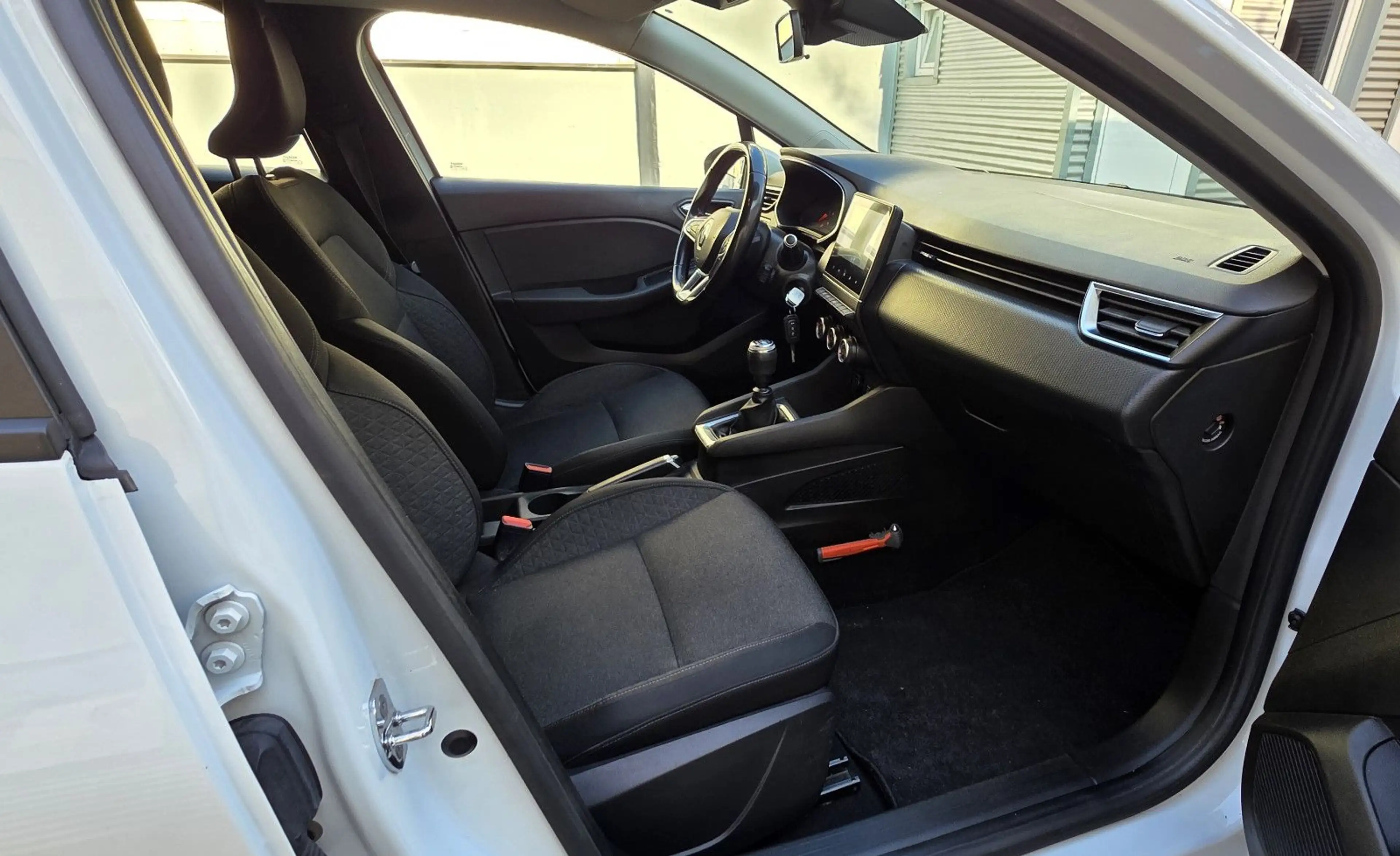 Renault Clio 1.5 dCi ,Navi, 5 Sitze ,LED,AHK,CarPlay — photo 6