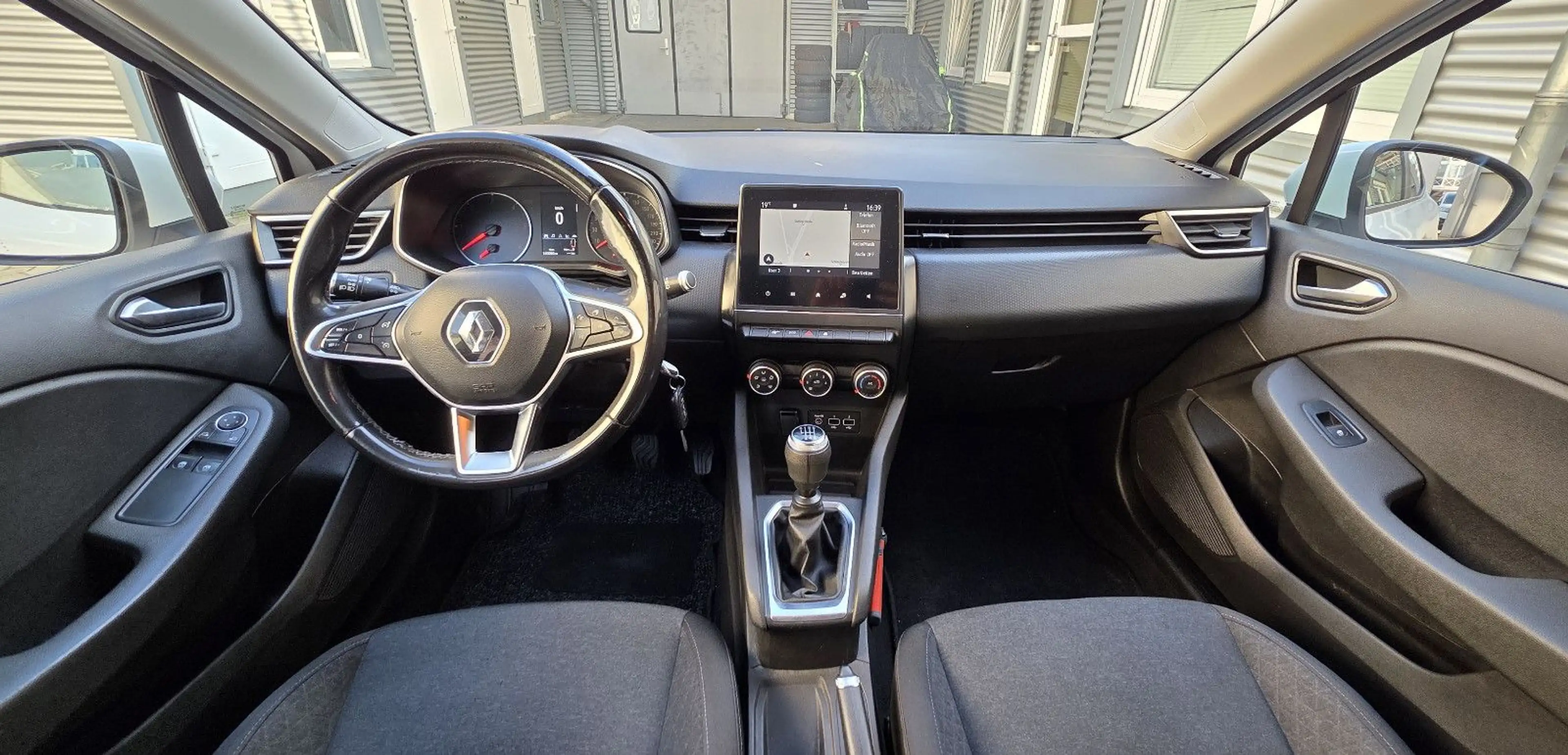 Renault Clio 1.5 dCi ,Navi, 5 Sitze ,LED,AHK,CarPlay — photo 5
