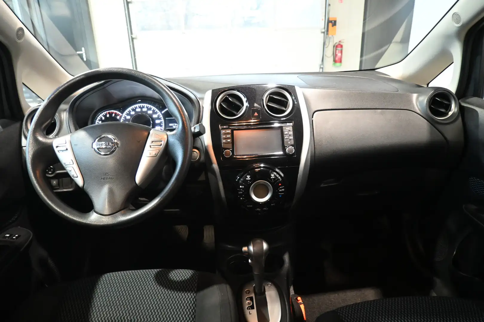 Nissan Note 1.2 DIG-S Connect Edition Automaat Clima Navigatie Grijs - 2