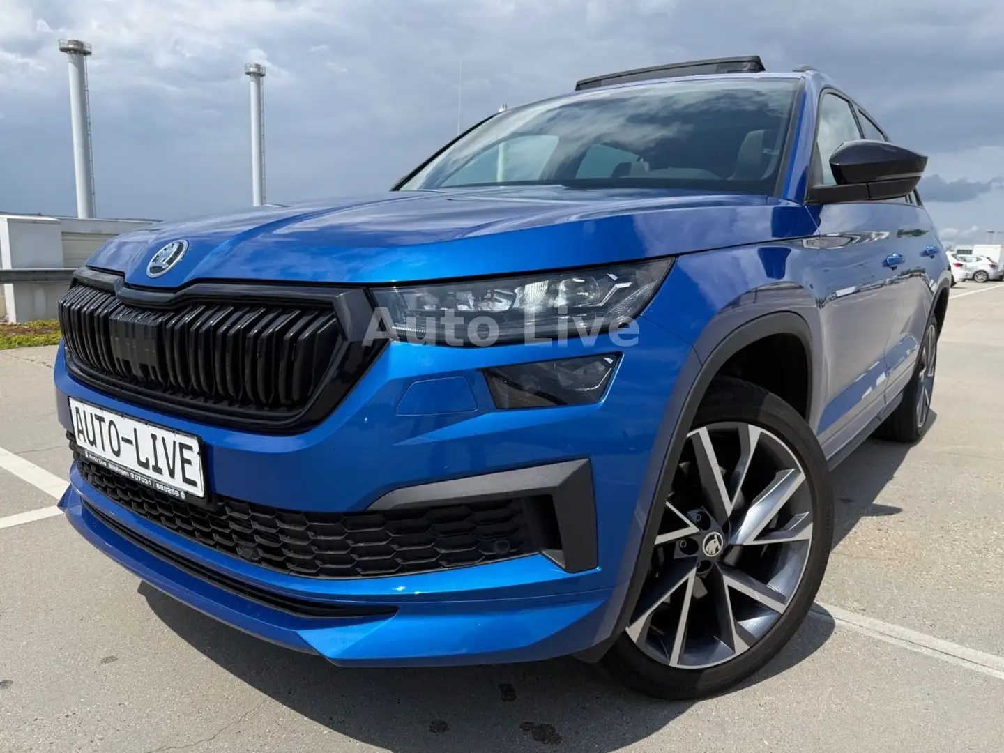 Skoda Kodiaq 2.0 TDI*SPORT LINE*DSG*4M*VIR*PAN*LED*VOL Blau - 1