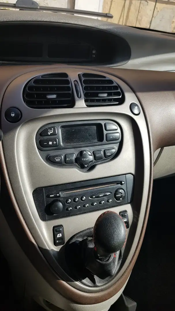 Citroen Xsara Xsara Picasso Picasso 2.0 hdi Chrono Plateado - 2