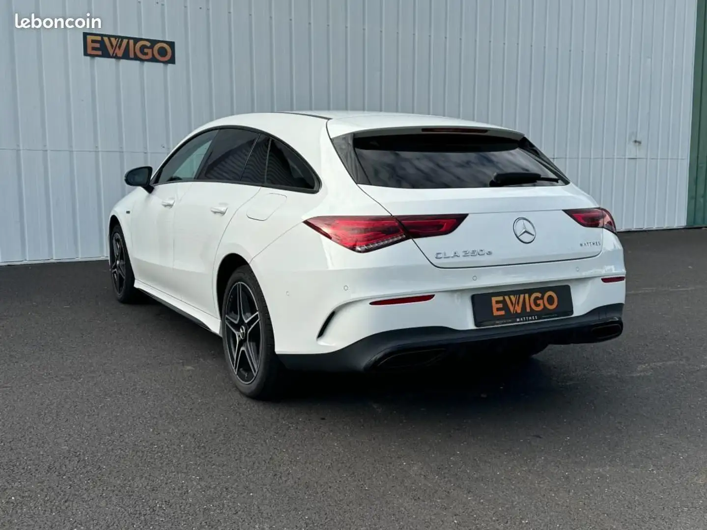 Mercedes-Benz CLA 250 Mercedes 1.3 250E 160%2B102CH AMG LINE 15.6KWH REV Blanc - 2