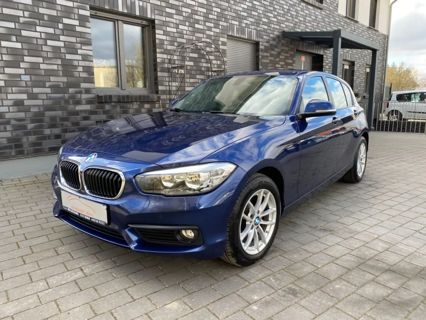 BMW 116 Baureihe 1 Lim. 5-trg. 116 d Advantage Blau - 1