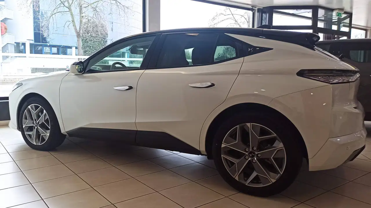 DS Automobiles DS 4
