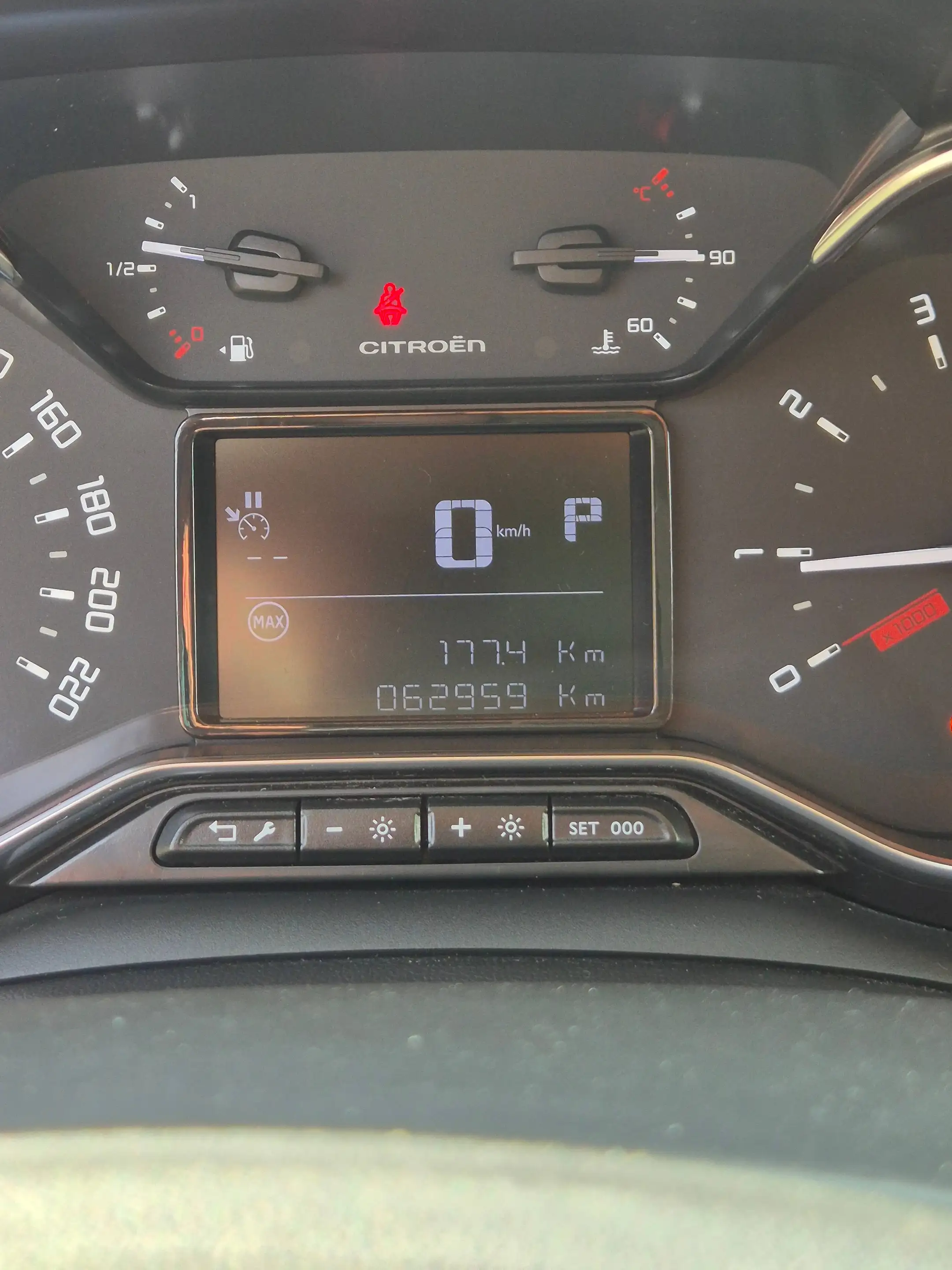 Citroen C3 Aircross Shine — photo 11