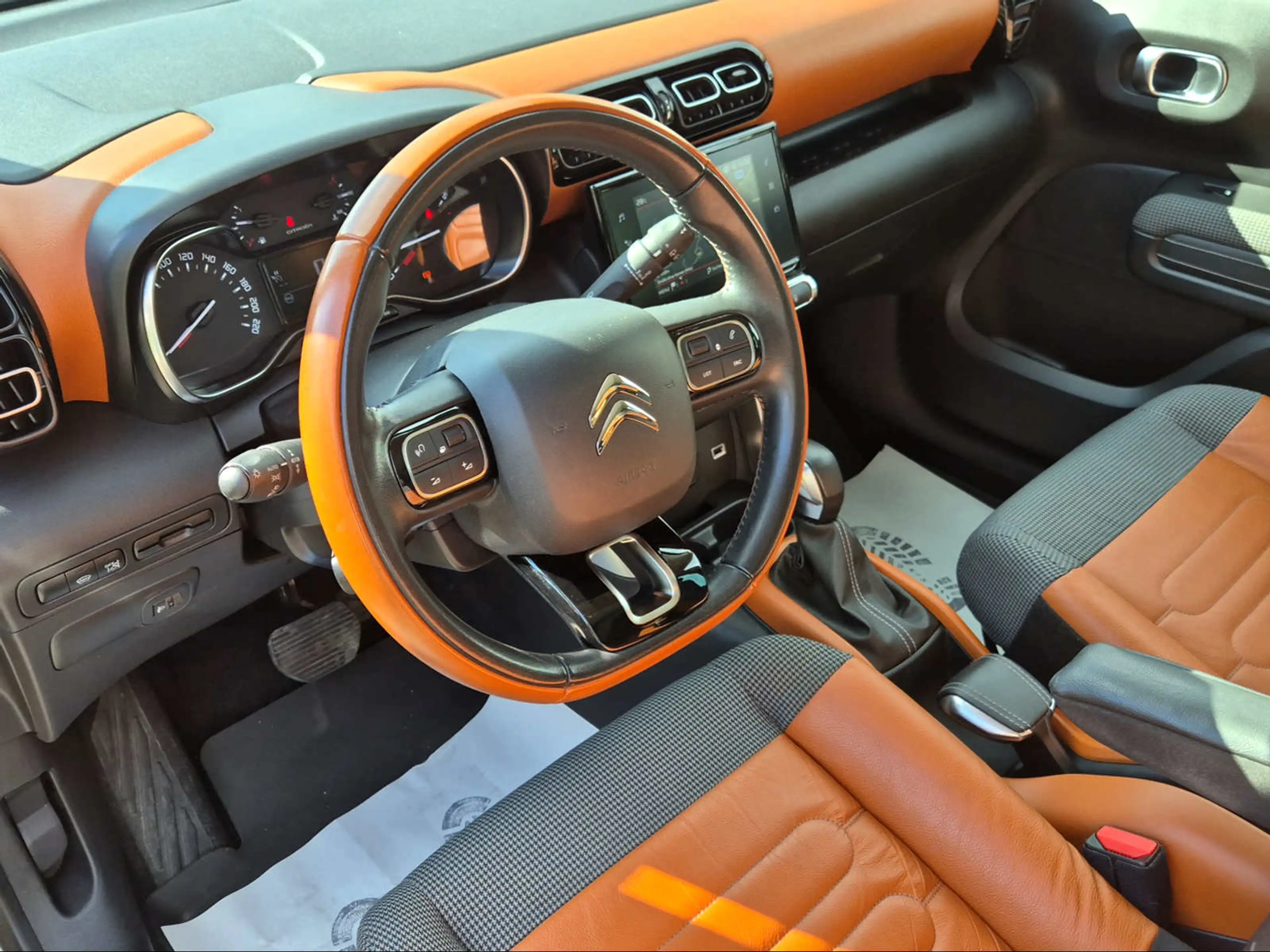 Citroen C3 Aircross Shine — photo 9