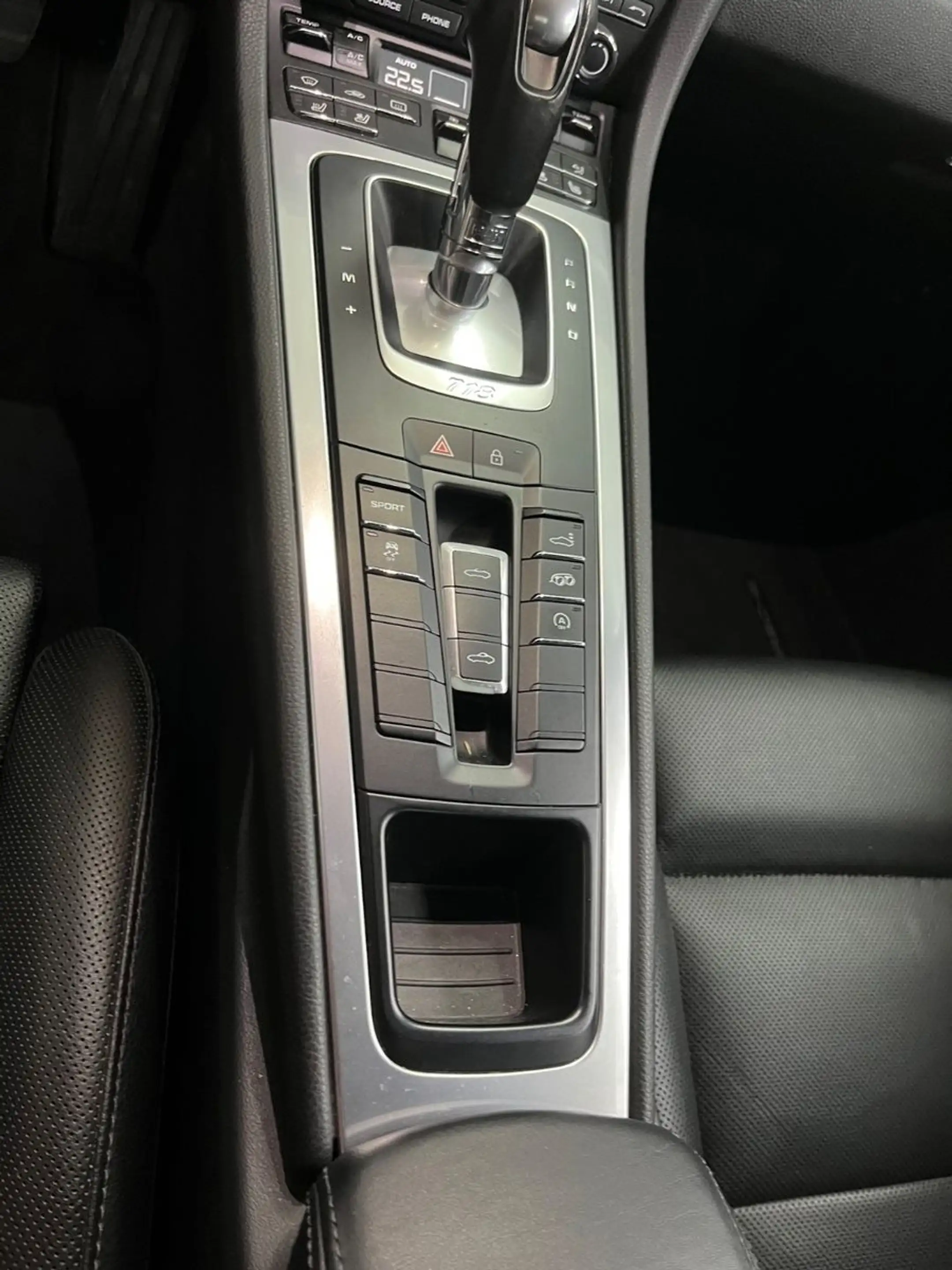 Porsche Boxster Volleder/Sitzbelüftung/Klappenauspuff — photo 15