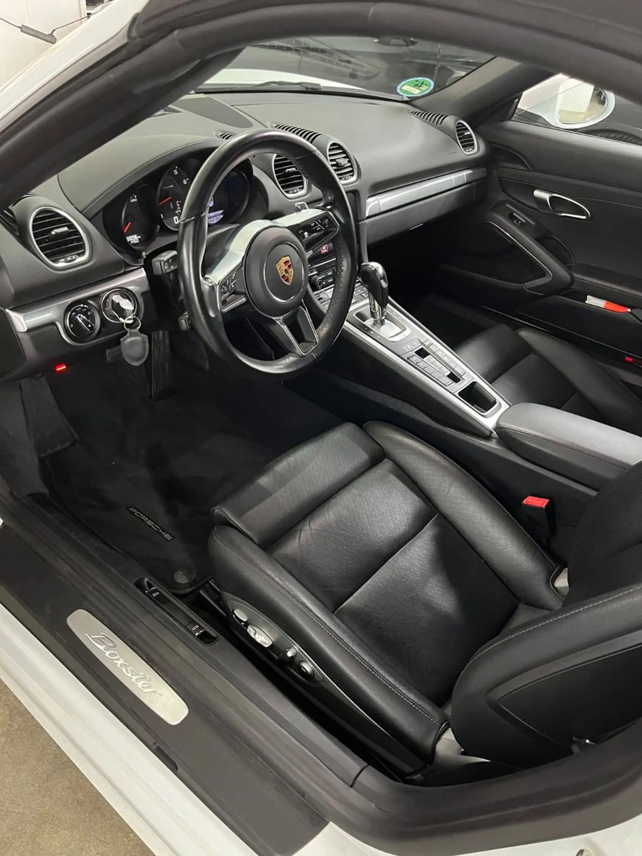 Porsche Boxster Volleder/Sitzbelüftung/Klappenauspuff — photo 11