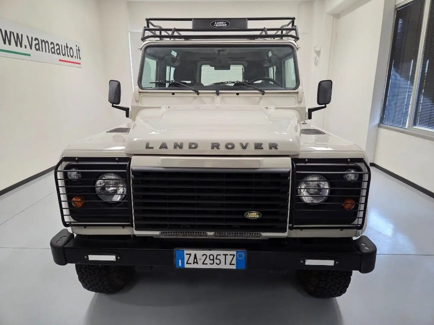 Land Rover Defender 90 2.4 TD4 AUTOVETTURA Alb - 2