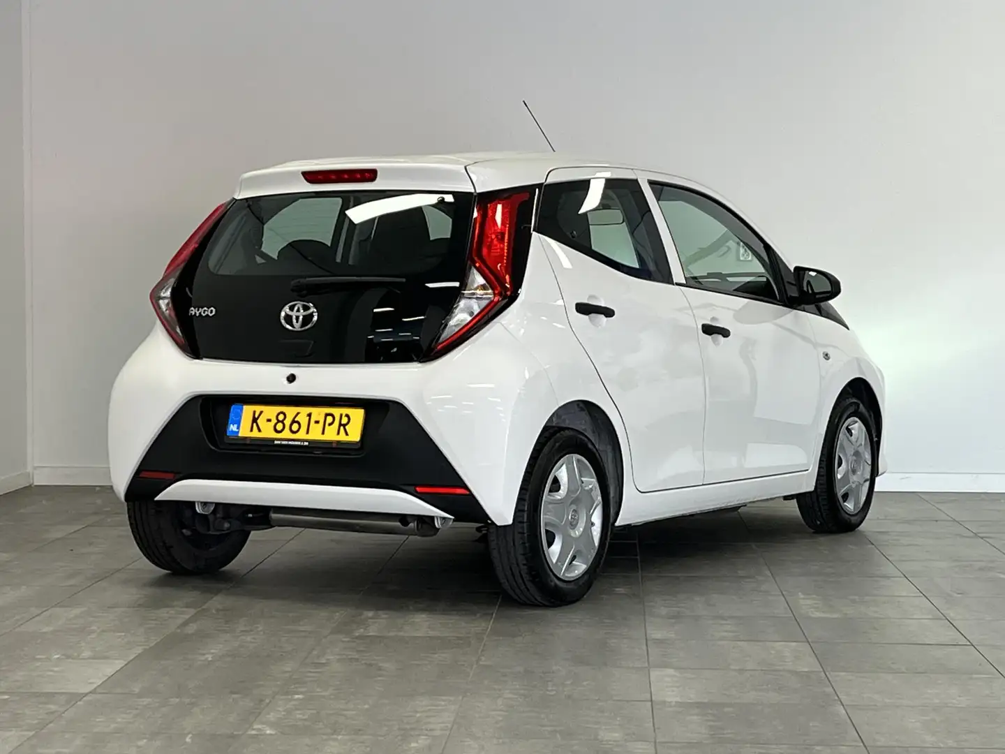Toyota Aygo 1.0 VVT-i x-fun | DEALERONDERHOUDEN | ORG.NL | AIR Wit - 2