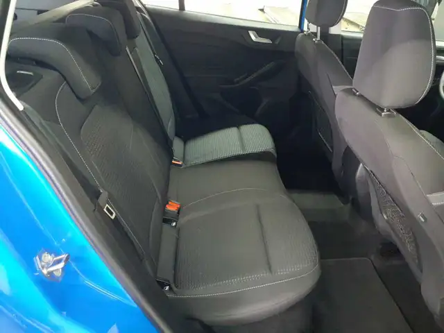 Ford Focus view 13