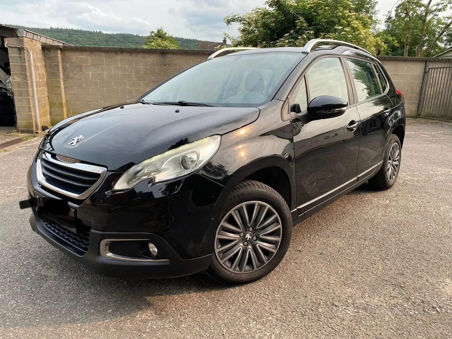 Peugeot 2008 1.2i PureTech 110cv courroie changée gps radat - 1