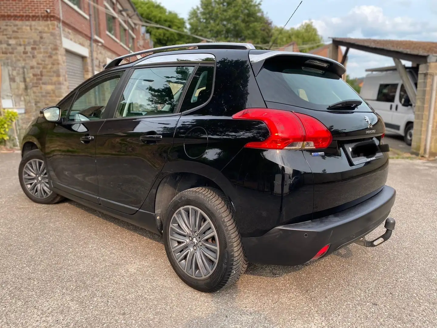 Peugeot 2008 1.2i PureTech 110cv Nouvelle Courroie ! Gps Radar Schwarz - 2