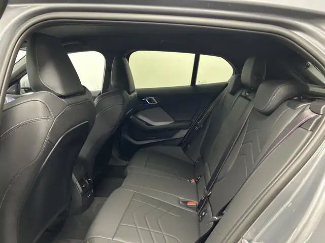 BMW 1 Series view 14