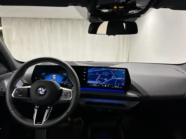 BMW 1 Series view 5