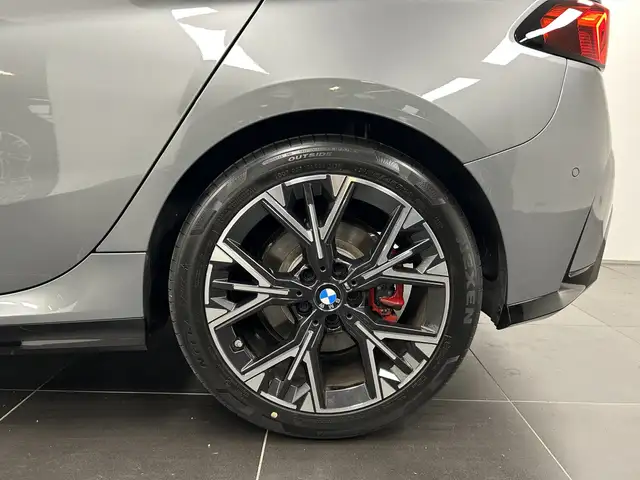 BMW 1 Series view 6