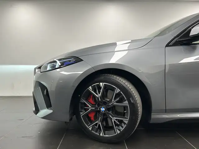 BMW 1 Series view 9
