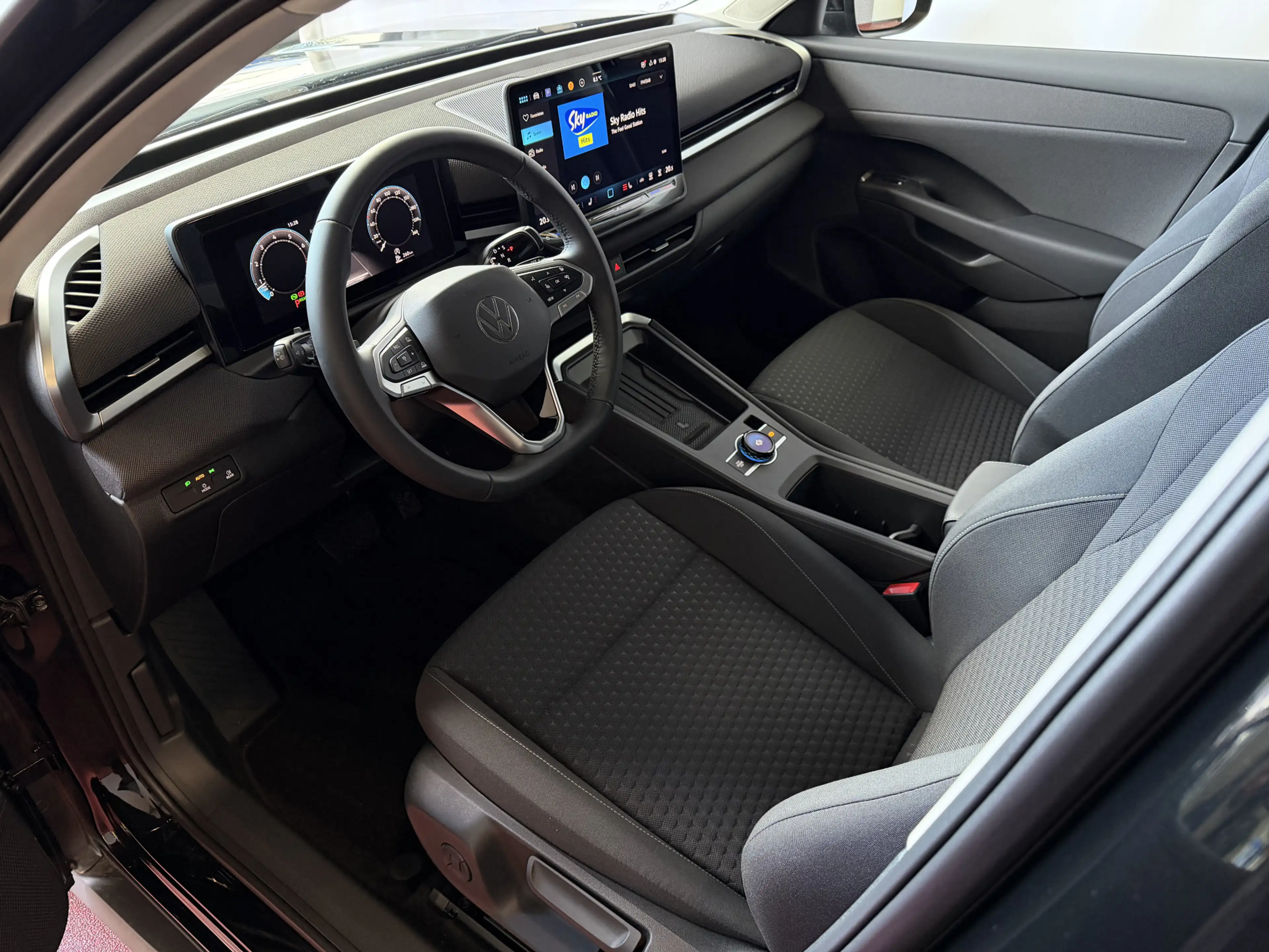 Volkswagen T-Roc NW MODEL 2026 1.5 eTSI 150PK CAMERA STOEL/STUUR VE — photo 3