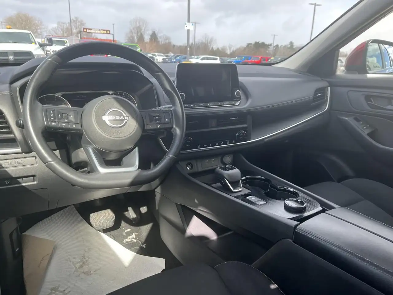 Nissan Rogue снимка Nissan Rogue