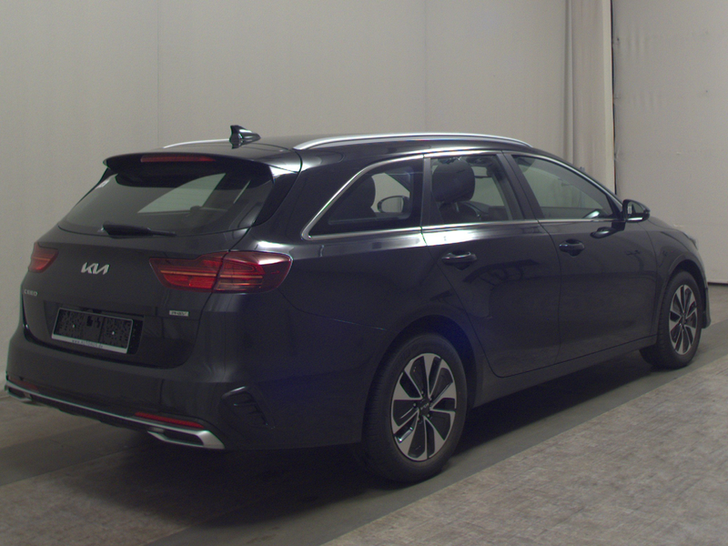Kia Ceed SW / cee'd SW ceed Sportswagon 1.6 PHEV Vision LED SHZ PDC — photo 4