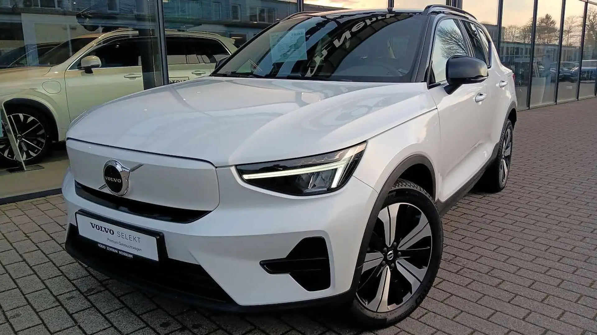 Volvo XC40 Recharge Single Core Weiß - 1