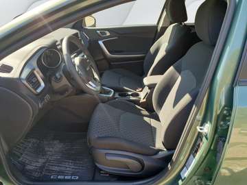 Fotografie 5 des Kia Ceed / cee'd Ceed 1.5 T-GDI Silver (EU-Fahrzeug)