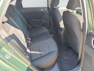 Fotografie 7 des Kia Ceed / cee'd Ceed 1.5 T-GDI Silver (EU-Fahrzeug)