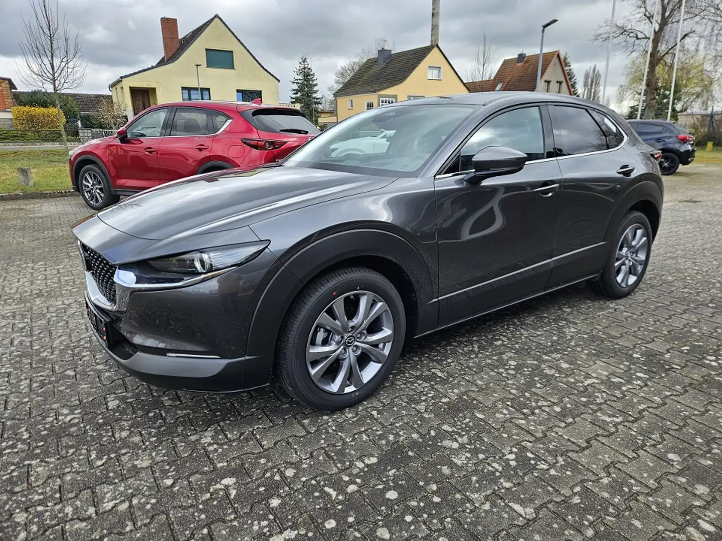 Mazda CX-30 2.0L e-SKYACTIV G 122ps 6AT FWD Exclusive-line DAS Grau - 2