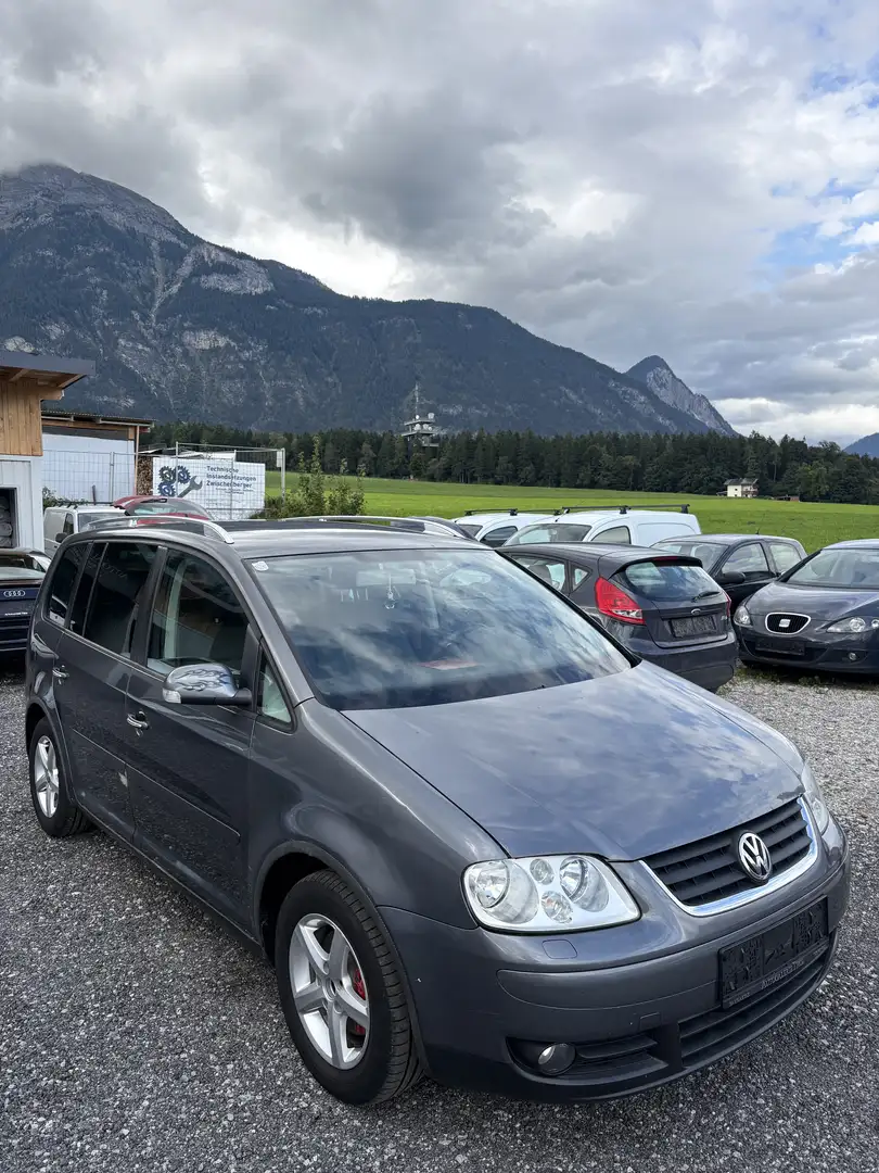 Volkswagen Touran Trendline 2,0 TDI Grau - 2