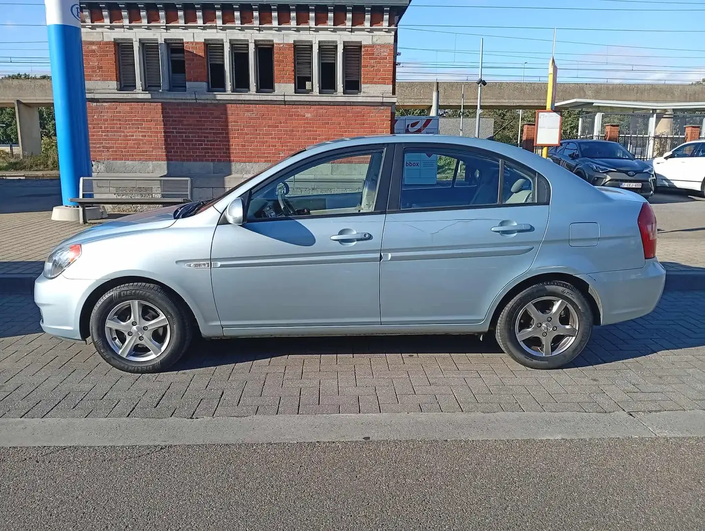 Hyundai ACCENT 1.3i 12v GLSi Comfort - 2