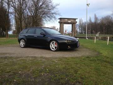 159 1.9 JTS Distinctive